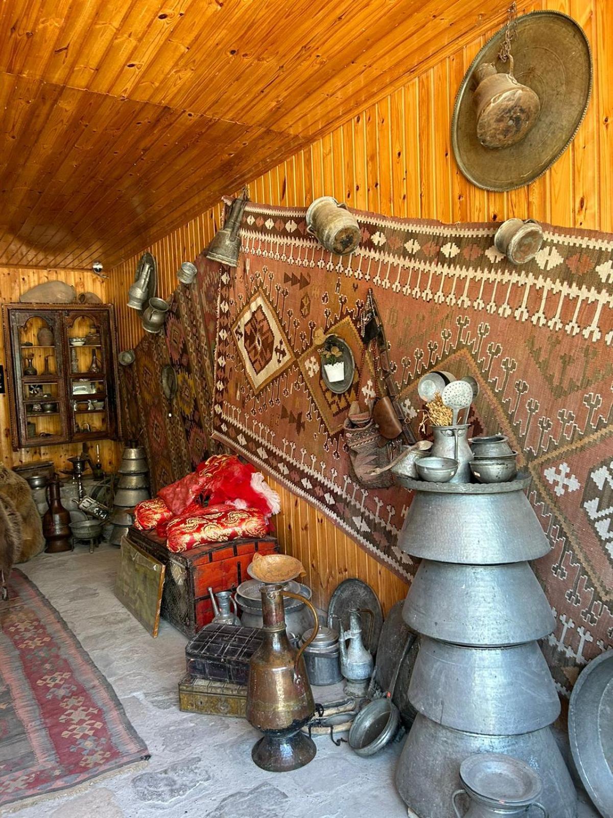 Karvansaray Lahic Екстериор снимка